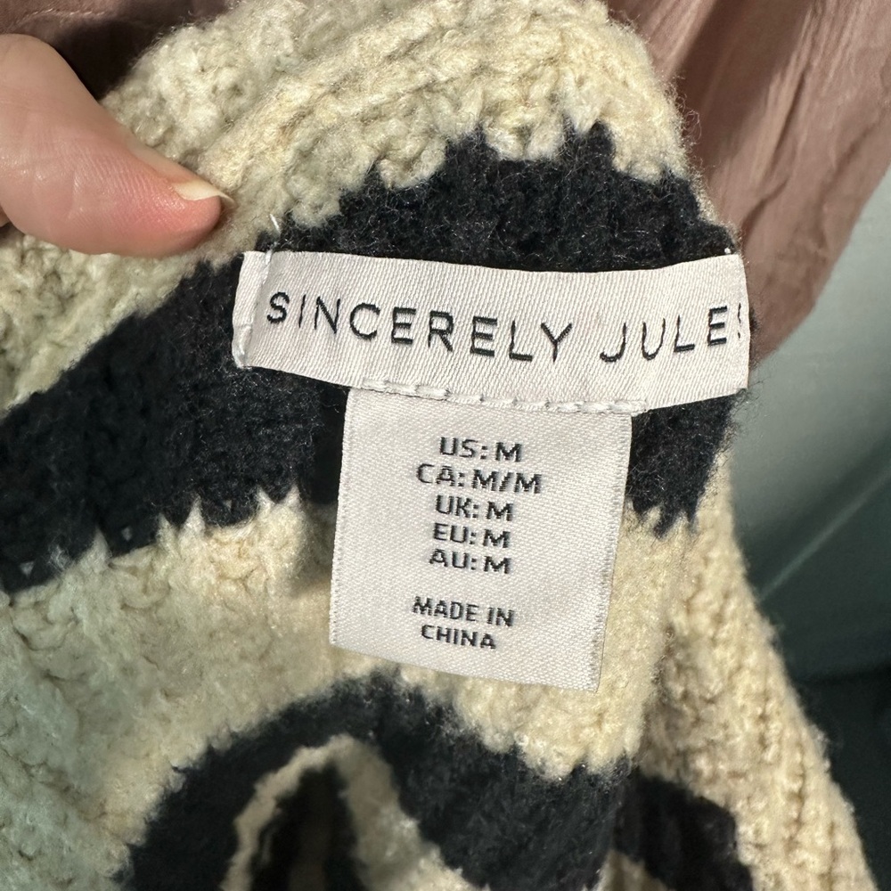 Sincerely Jules Black and Tan Striped Sweater Size Medium NWOT - Picture 9 of 10